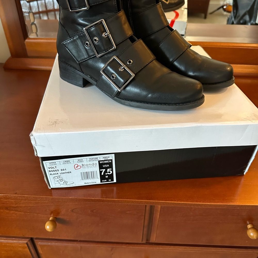 Blondo Black Leather Ankle Booties with Buckles